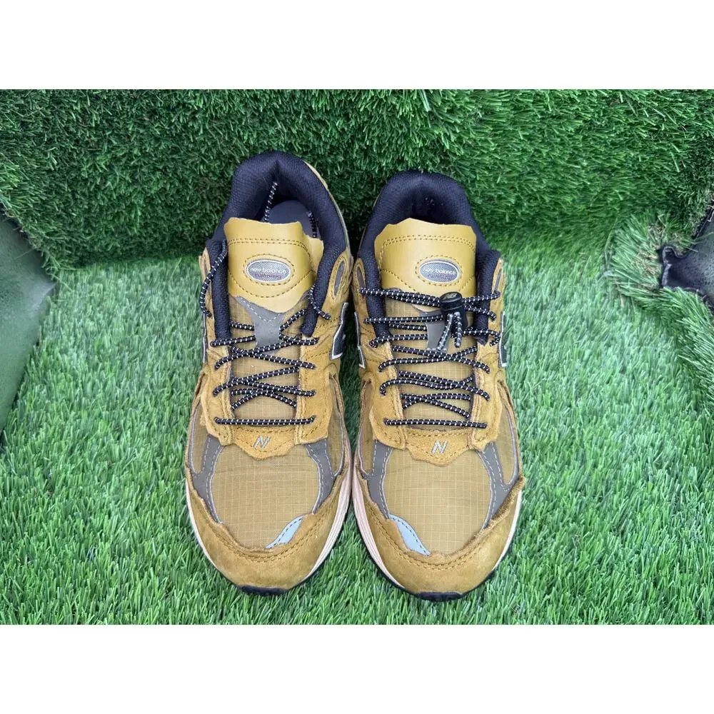 New Balance 2002R M2002RDP Athletic Sneaker Unisex M6/W7.5D Brown Suede Running